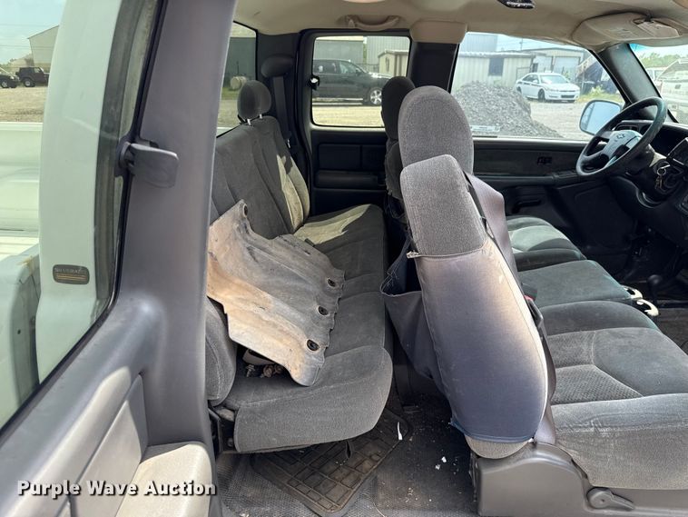image for item EU3591 2003 Chevrolet Silverado 1500 Ext. Cab pickup truck