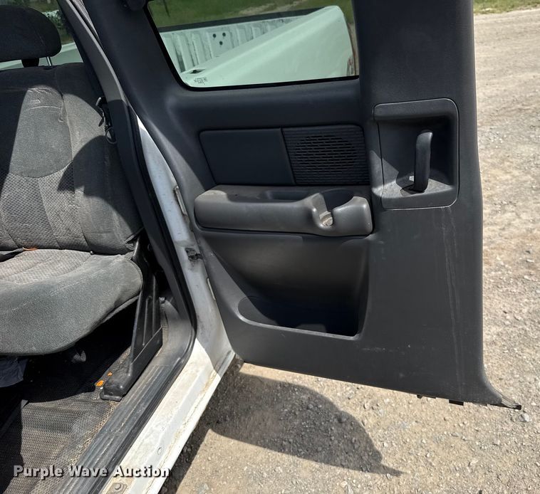 image for item EU3591 2003 Chevrolet Silverado 1500 Ext. Cab pickup truck