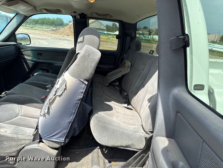 image for item EU3591 2003 Chevrolet Silverado 1500 Ext. Cab pickup truck