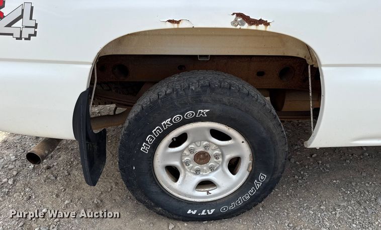 image for item EU3591 2003 Chevrolet Silverado 1500 Ext. Cab pickup truck