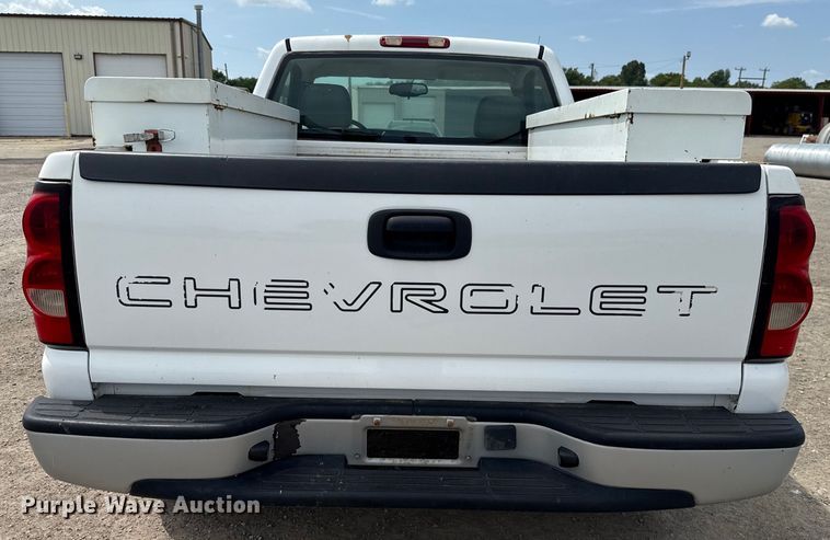 image for item EU3593 2005 Chevrolet Silverado 1500 pickup truck