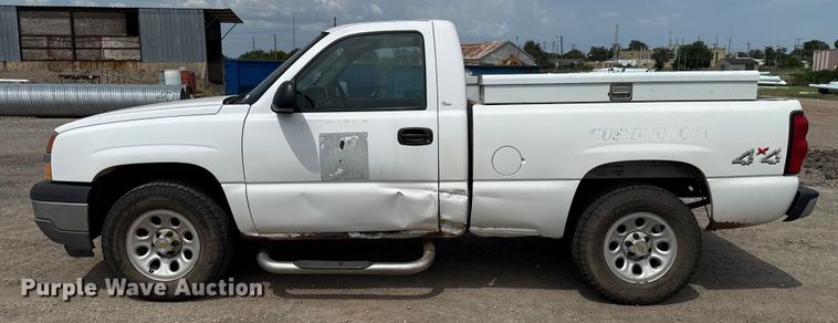 image for item EU3593 2005 Chevrolet Silverado 1500 pickup truck