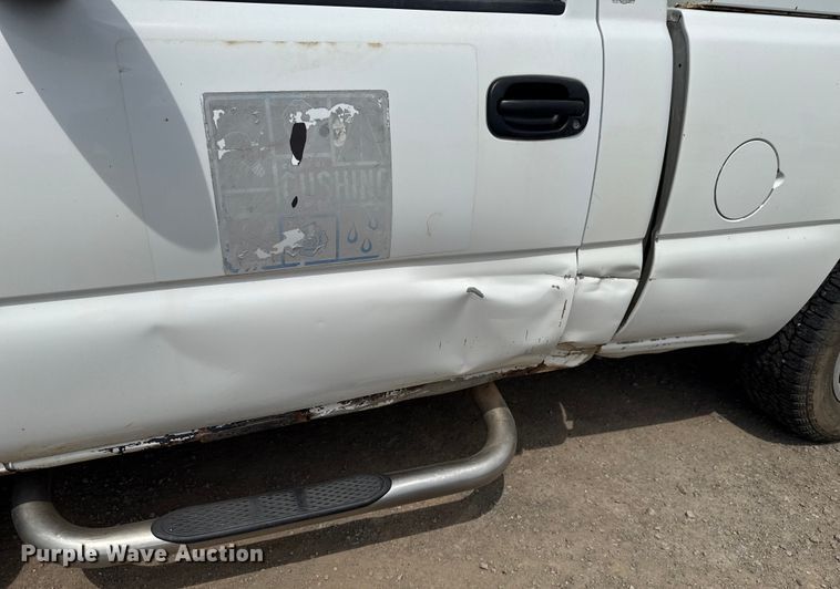 image for item EU3593 2005 Chevrolet Silverado 1500 pickup truck