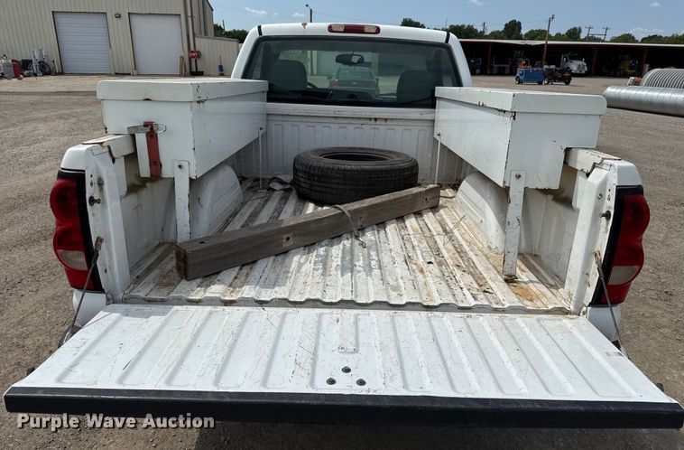 image for item EU3593 2005 Chevrolet Silverado 1500 pickup truck