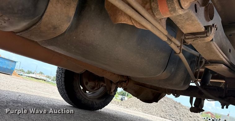 image for item EU3593 2005 Chevrolet Silverado 1500 pickup truck