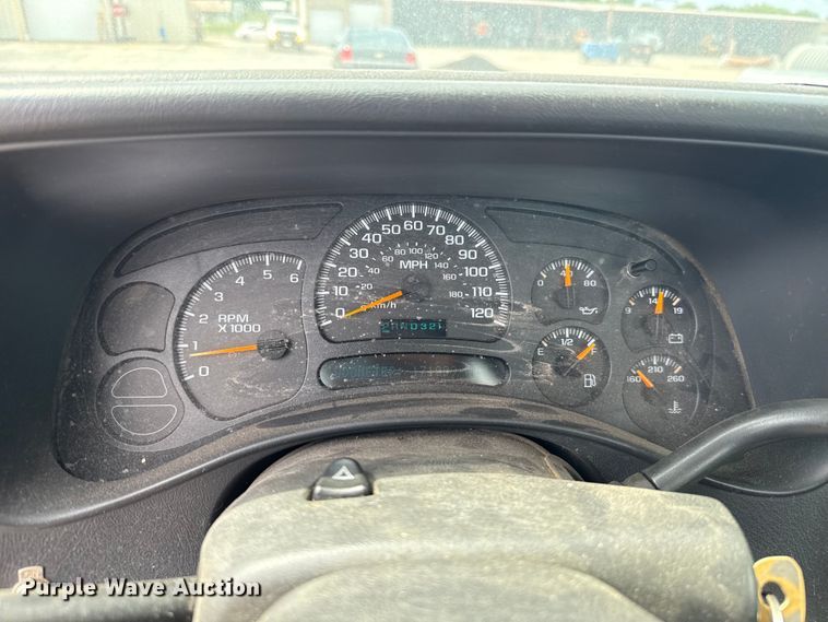 image for item EU3593 2005 Chevrolet Silverado 1500 pickup truck