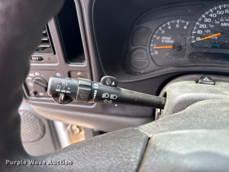 image for item EU3593 2005 Chevrolet Silverado 1500 pickup truck