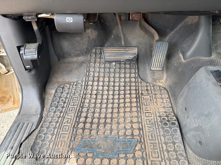 image for item EU3593 2005 Chevrolet Silverado 1500 pickup truck