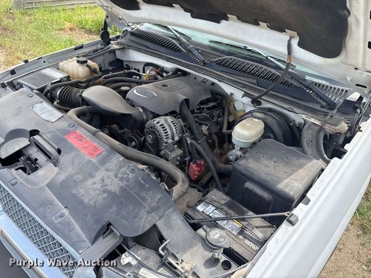 image for item EU3593 2005 Chevrolet Silverado 1500 pickup truck