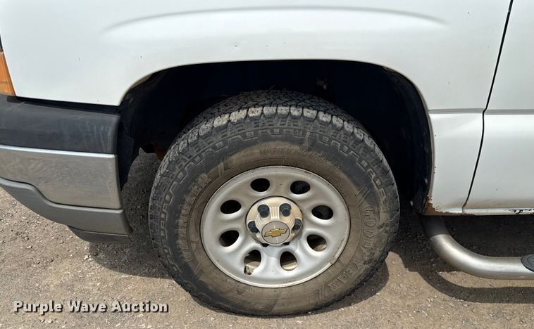 image for item EU3593 2005 Chevrolet Silverado 1500 pickup truck