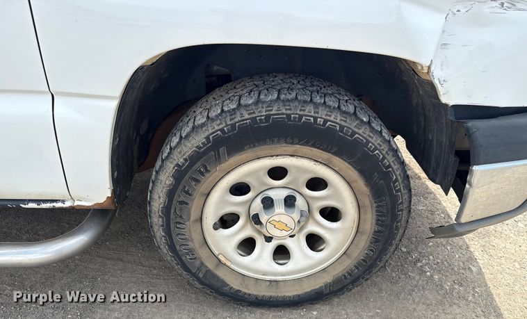 image for item EU3593 2005 Chevrolet Silverado 1500 pickup truck