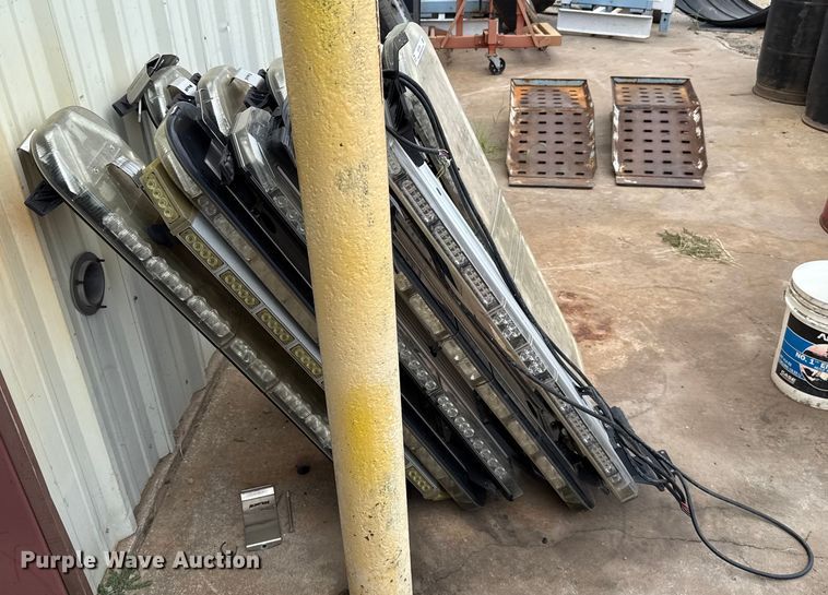 image for item EU3595 (10) Whelen light bars