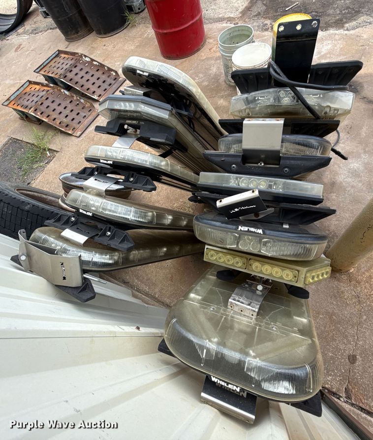 image for item EU3595 (10) Whelen light bars