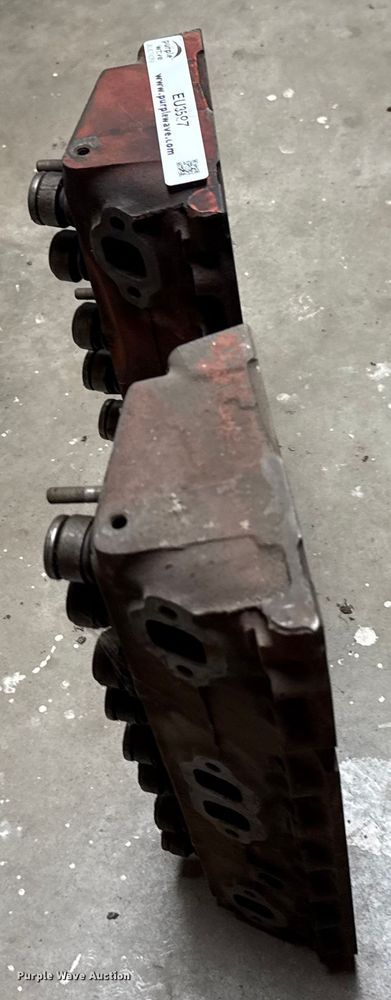 image for item EU3597 (2) cylinder heads