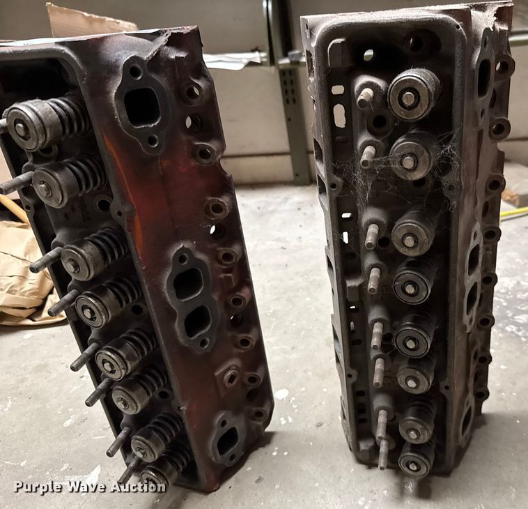 image for item EU3597 (2) cylinder heads