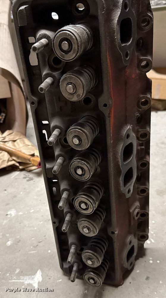 image for item EU3597 (2) cylinder heads