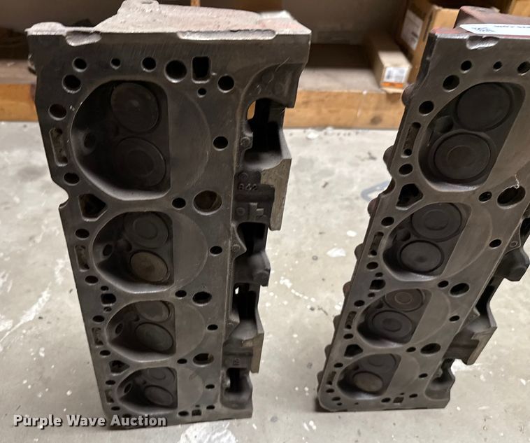 image for item EU3597 (2) cylinder heads