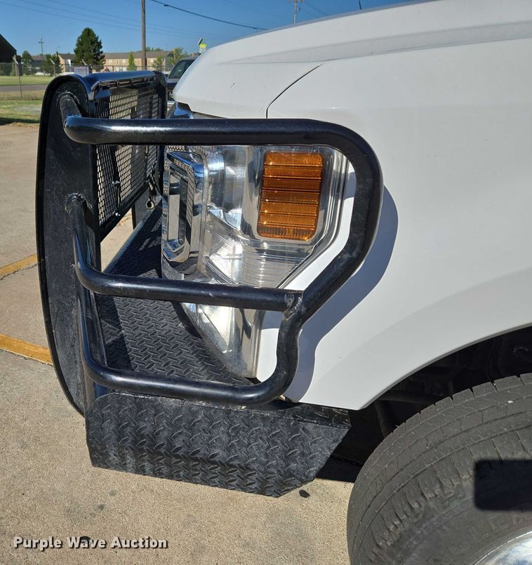 image for item EU3601 2020 Ford F350 Super Duty STX Crew Cab pickup truck