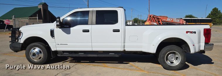 image for item EU3601 2020 Ford F350 Super Duty STX Crew Cab pickup truck