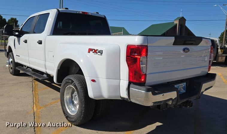 image for item EU3601 2020 Ford F350 Super Duty STX Crew Cab pickup truck