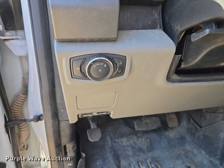 image for item EU3601 2020 Ford F350 Super Duty STX Crew Cab pickup truck