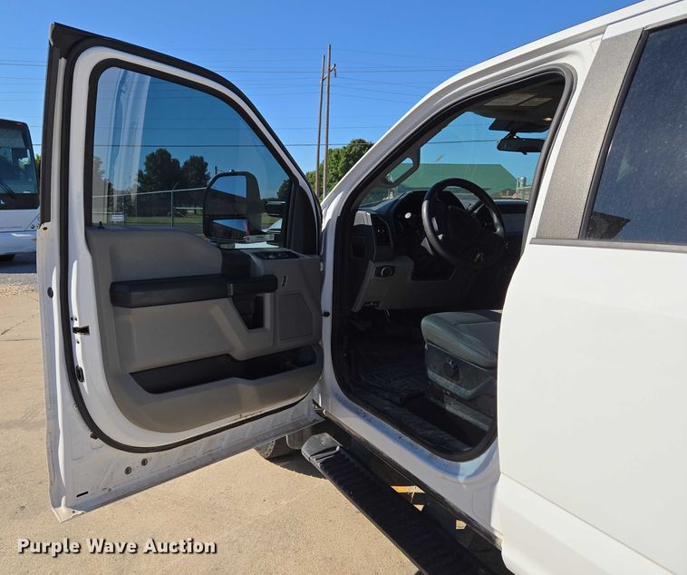 image for item EU3601 2020 Ford F350 Super Duty STX Crew Cab pickup truck