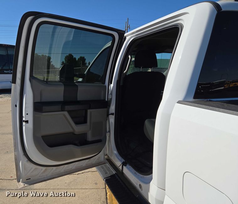 image for item EU3601 2020 Ford F350 Super Duty STX Crew Cab pickup truck