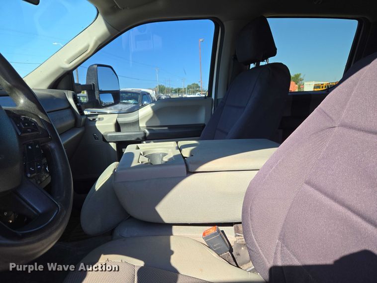 image for item EU3601 2020 Ford F350 Super Duty STX Crew Cab pickup truck