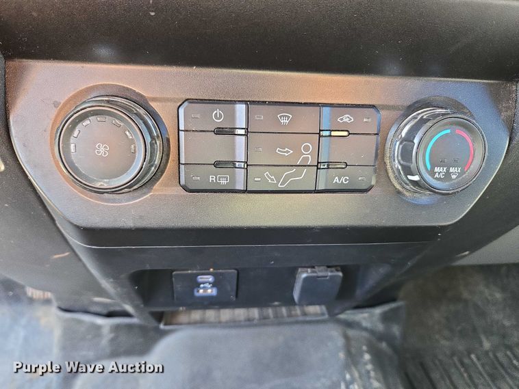 image for item EU3601 2020 Ford F350 Super Duty STX Crew Cab pickup truck