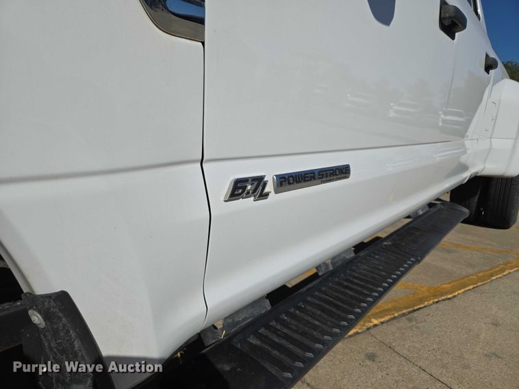 image for item EU3601 2020 Ford F350 Super Duty STX Crew Cab pickup truck