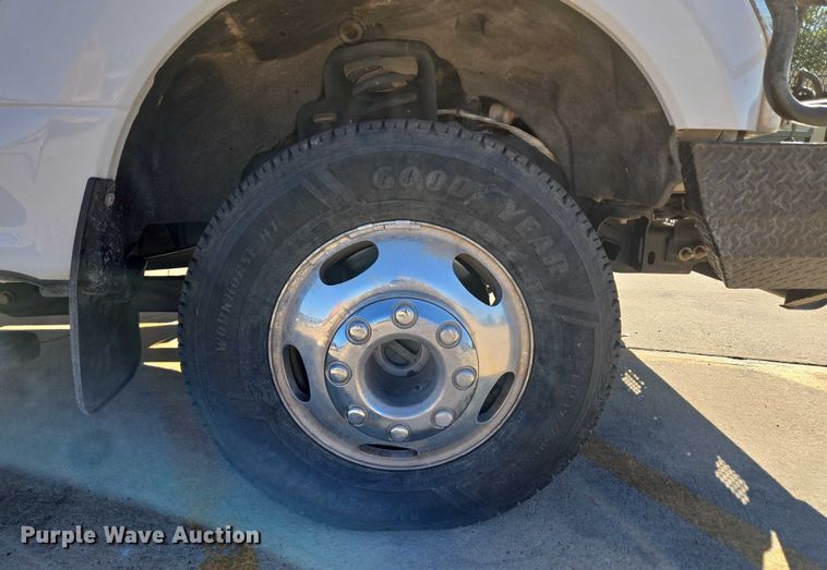 image for item EU3601 2020 Ford F350 Super Duty STX Crew Cab pickup truck