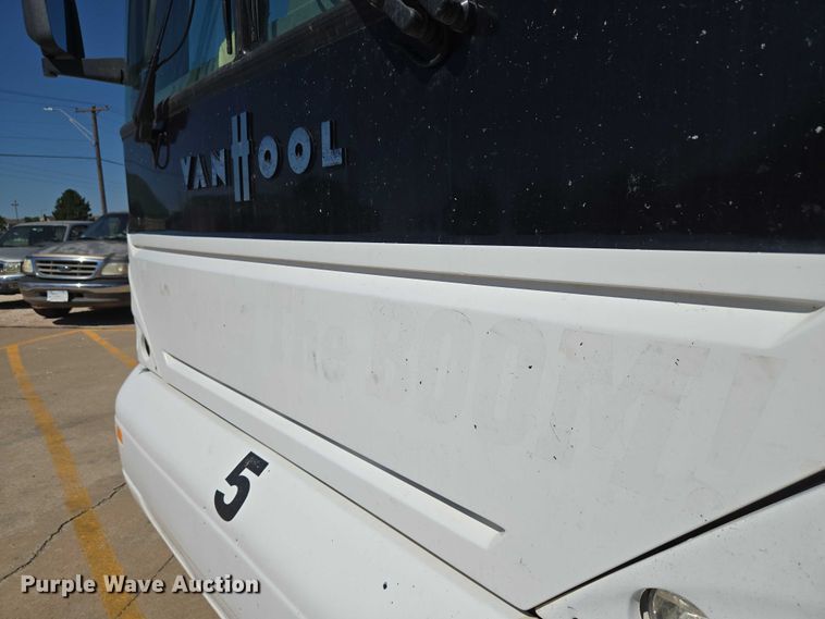 image for item EU3603 2005 Van Hool C2045 coach bus