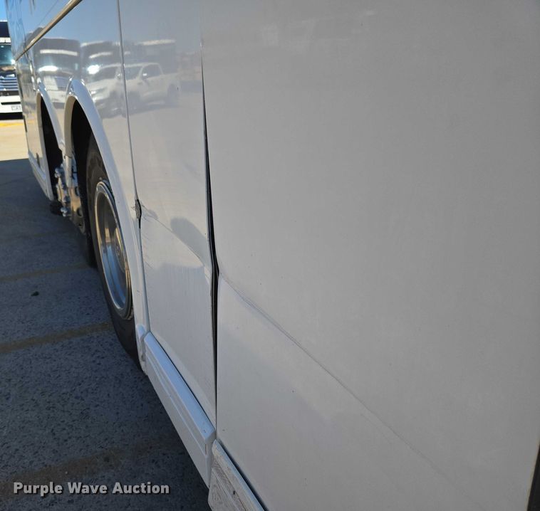 image for item EU3603 2005 Van Hool C2045 coach bus