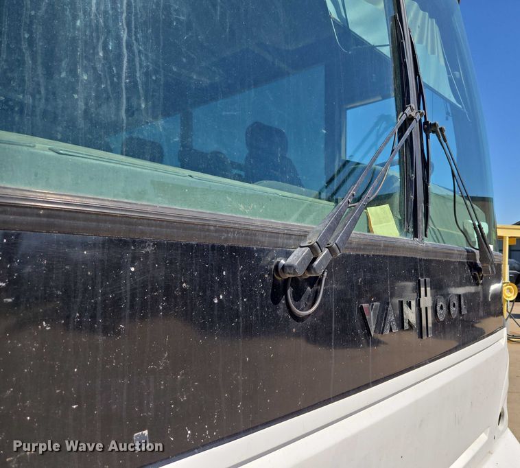 image for item EU3603 2005 Van Hool C2045 coach bus