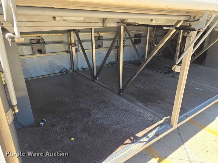 image for item EU3603 2005 Van Hool C2045 coach bus