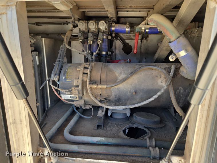 image for item EU3603 2005 Van Hool C2045 coach bus