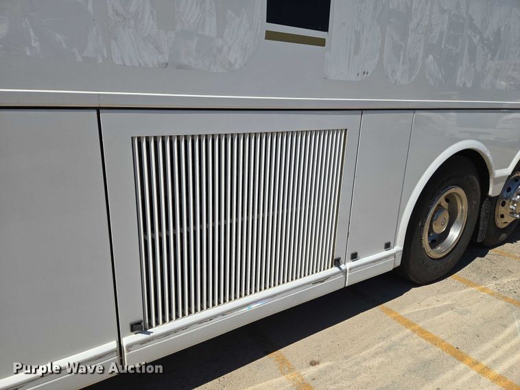 image for item EU3603 2005 Van Hool C2045 coach bus