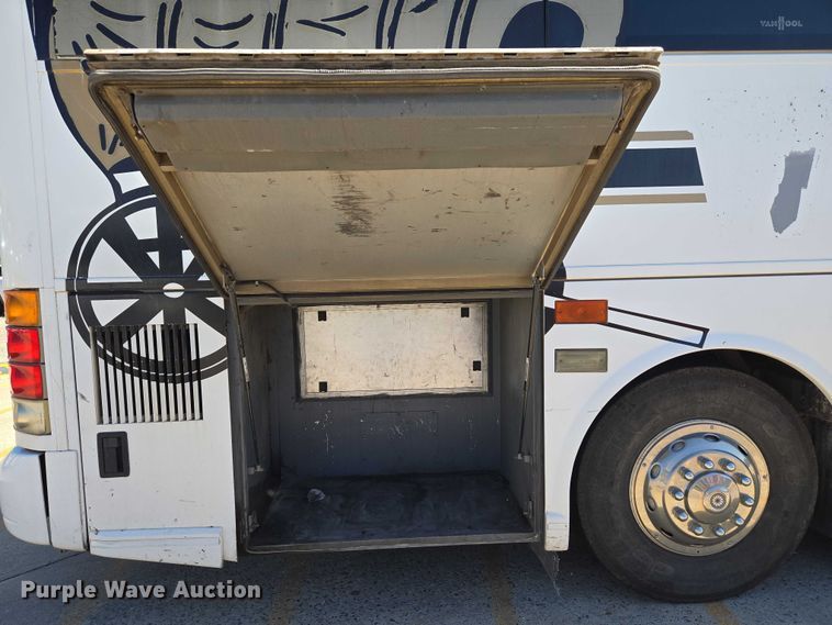 image for item EU3603 2005 Van Hool C2045 coach bus