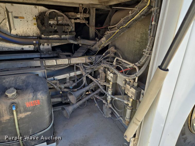 image for item EU3603 2005 Van Hool C2045 coach bus