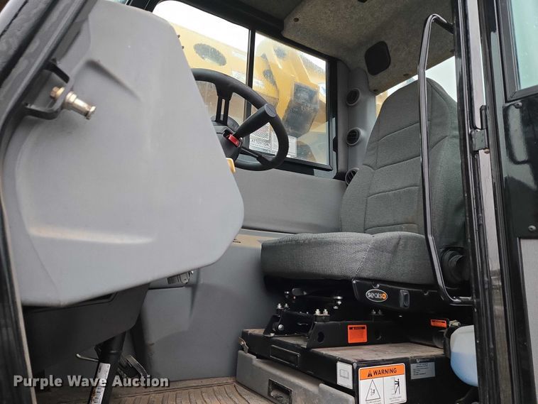 image for item EU3631 2017 Gradall XL 3100 V wheeled excavator