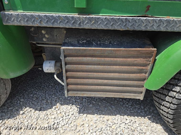 image for item EV1526 1998 John Deere 2030 Pro Gator utility vehicle