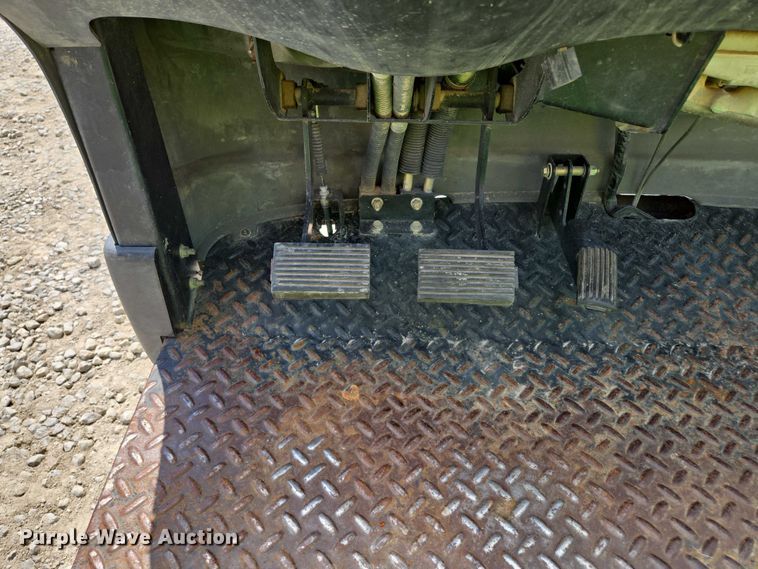 image for item EV1526 1998 John Deere 2030 Pro Gator utility vehicle