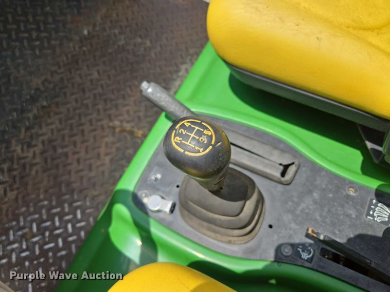 image for item EV1526 1998 John Deere 2030 Pro Gator utility vehicle