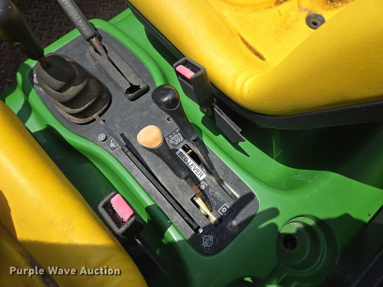 image for item EV1526 1998 John Deere 2030 Pro Gator utility vehicle