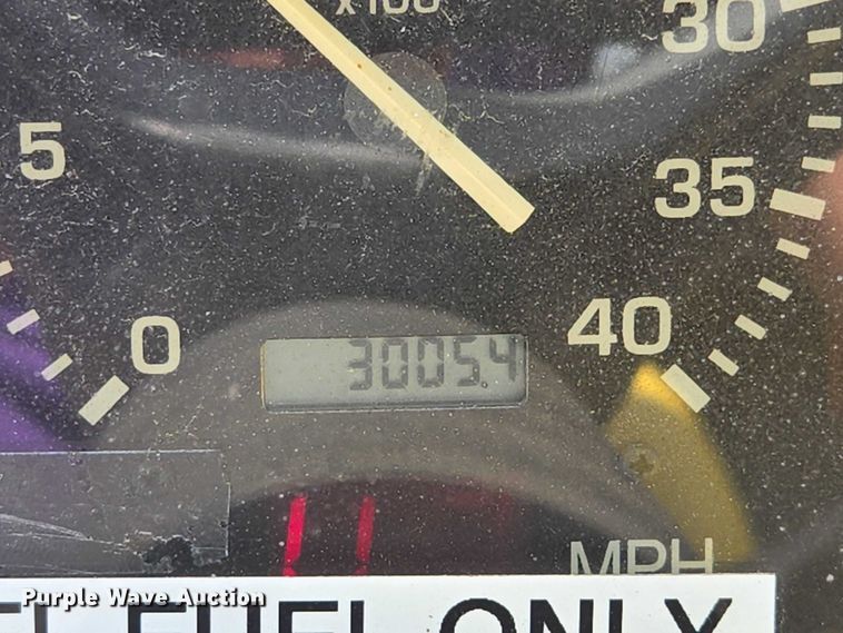 image for item EV1526 1998 John Deere 2030 Pro Gator utility vehicle