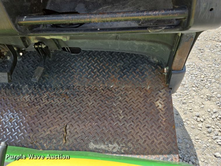 image for item EV1526 1998 John Deere 2030 Pro Gator utility vehicle