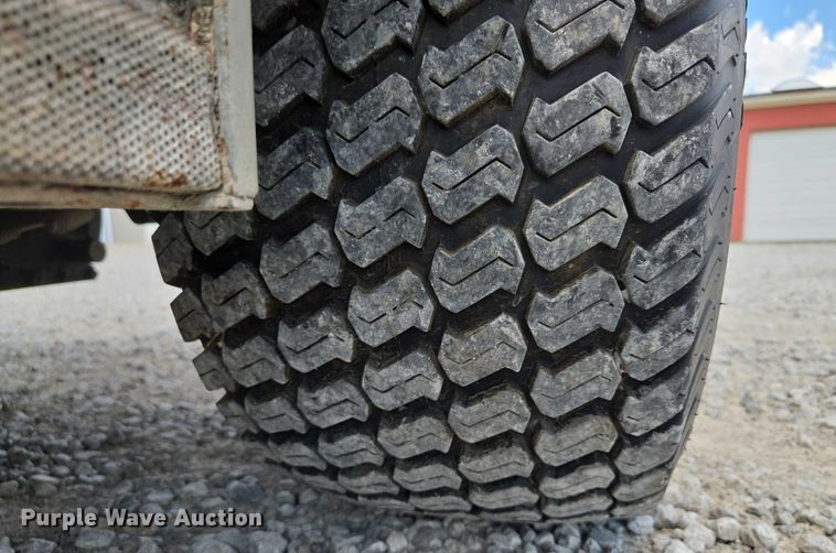 image for item EV1526 1998 John Deere 2030 Pro Gator utility vehicle