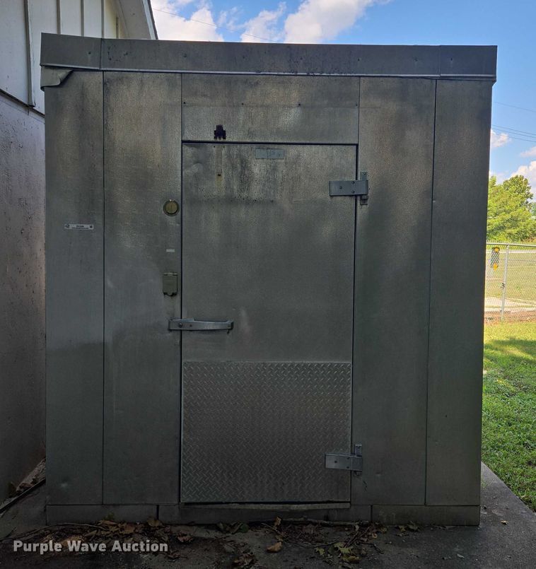 image for item EV1529 FridgAmerica FA0212 walk-in-freezer