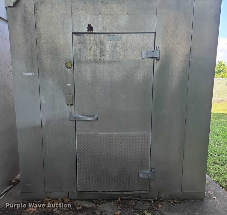 image for item EV1529 FridgAmerica FA0212 walk-in-freezer