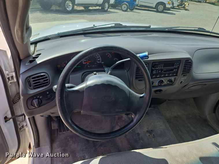 image for item EV1531 2000 Ford F150 pickup truck